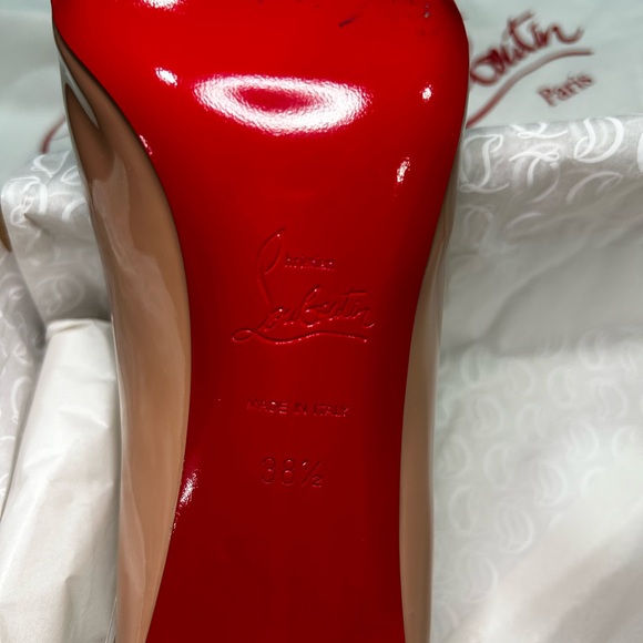 CHRISTIAN LOUBOUTIN
Kate 85 patent leather pumps - Picture 10 of 11